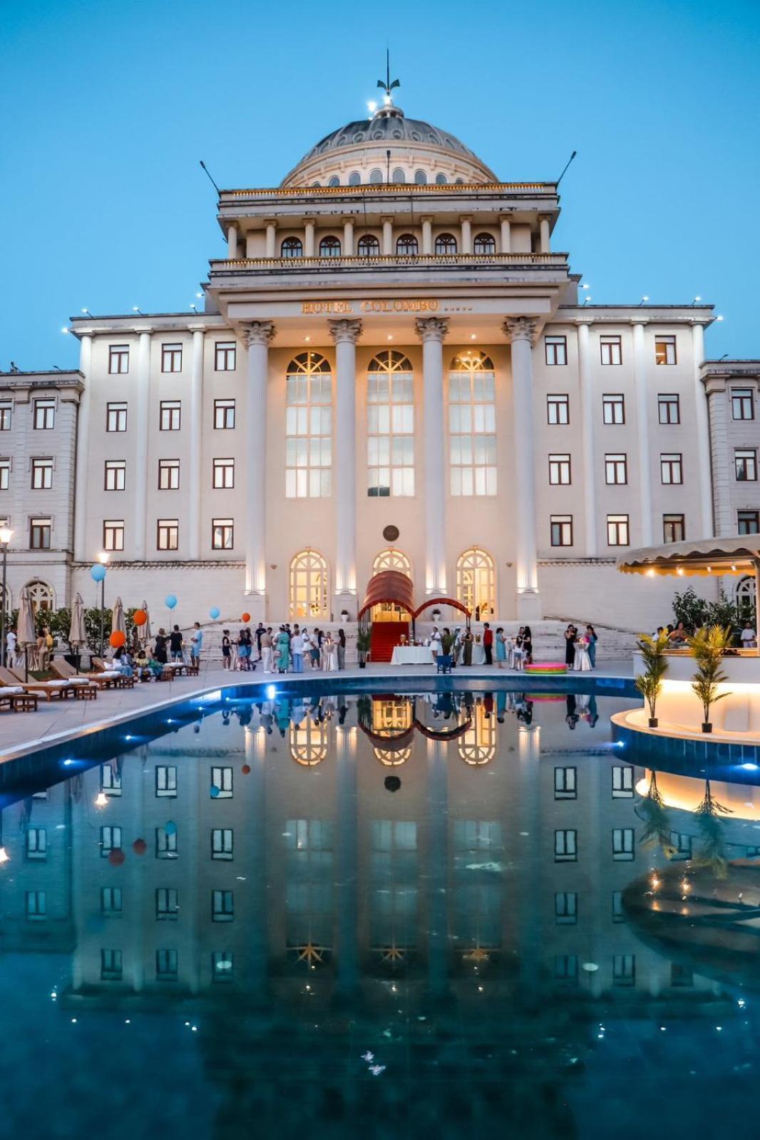 Hotel Colombo Berat Exterior foto The hotel's main building